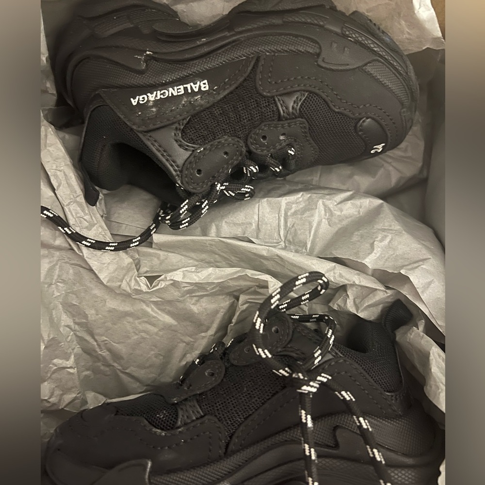 TRIPLE S Kids Balenciagas